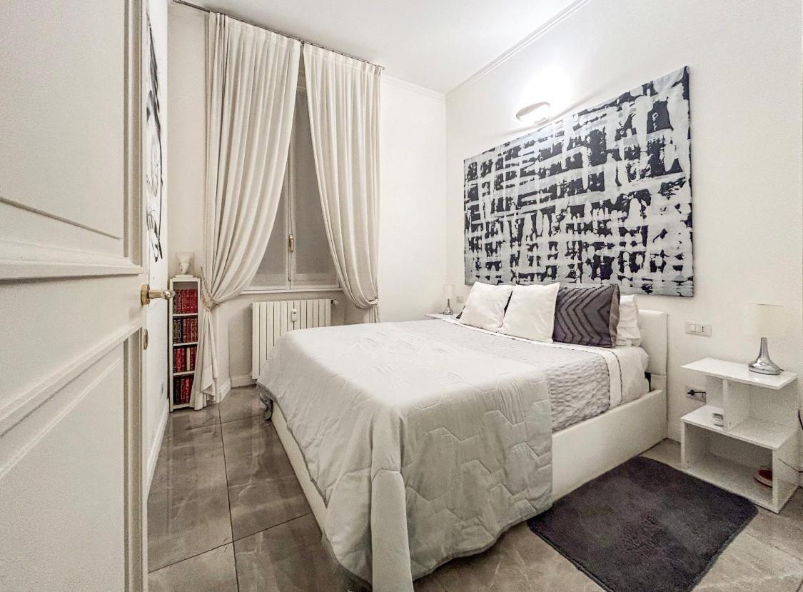 Casa Alberto Da Giussano, Elegante Bilocale In Centro Con Balcone Sul Parco Milan Luaran gambar